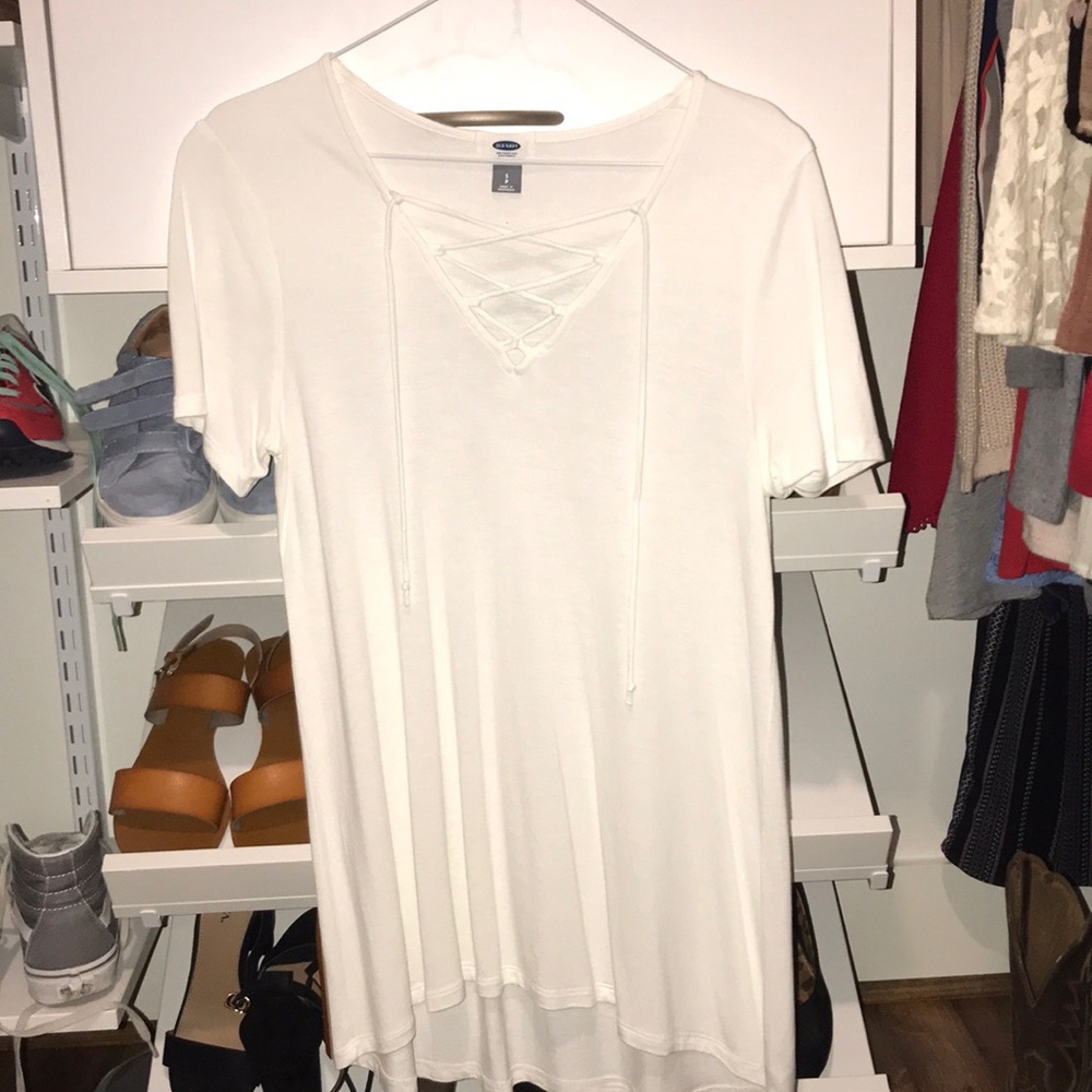 white criss cross tee
